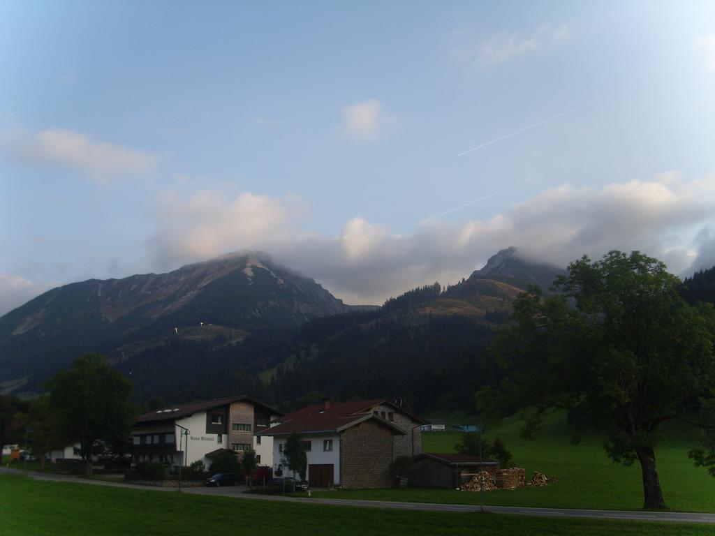 Pension Alpenblick Schattwald Bagian luar foto