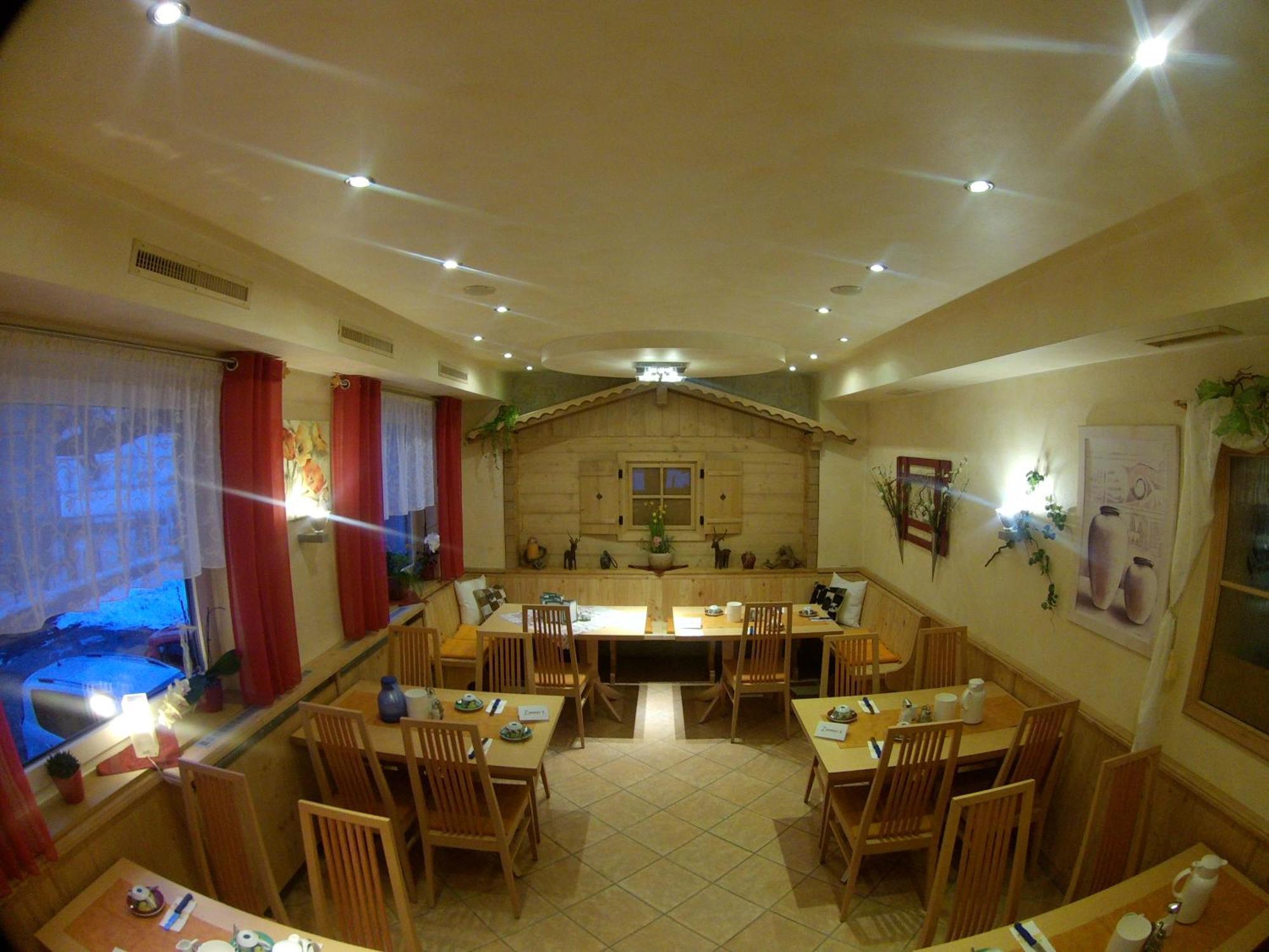 Pension Alpenblick Schattwald Bagian luar foto