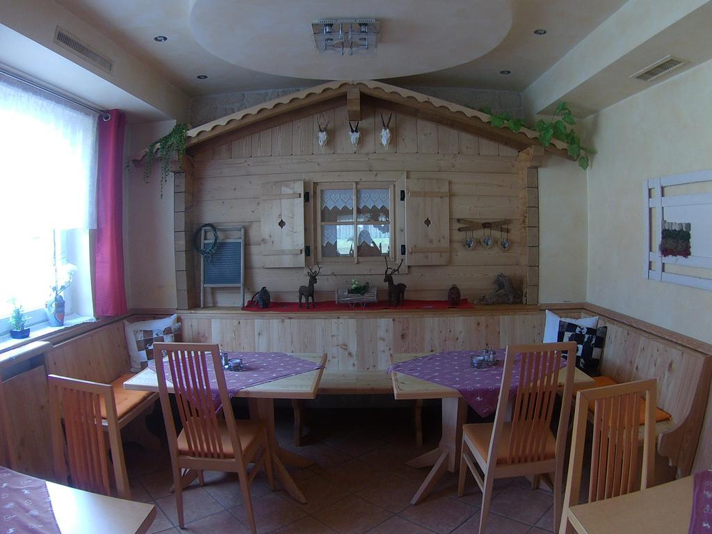 Pension Alpenblick Schattwald Bagian luar foto